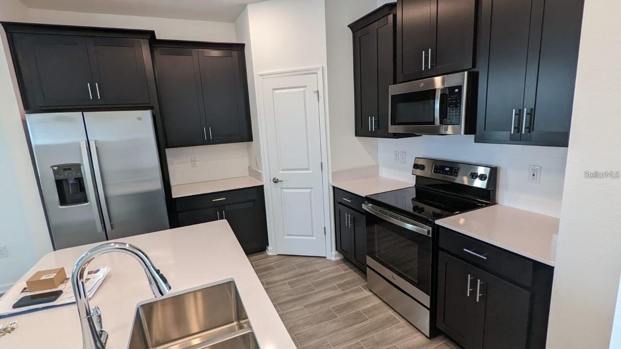 1740 Cross Prairie Pkwy - Photo 5 of 20