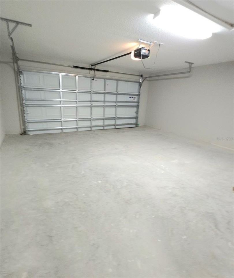 10057 N Athenia Dr - Photo 4 of 13