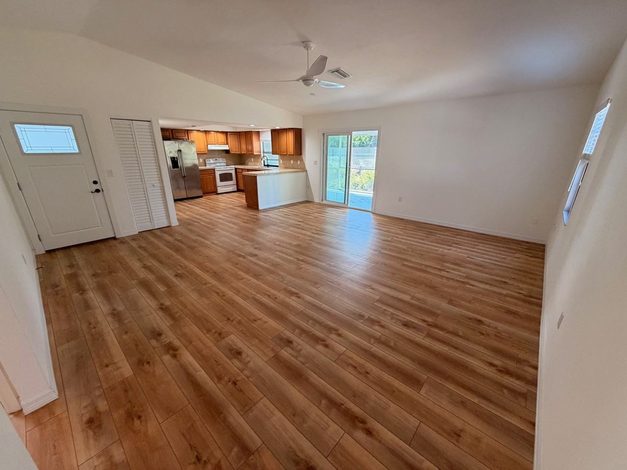 6214 Camphor Avenue - Photo 3 of 19