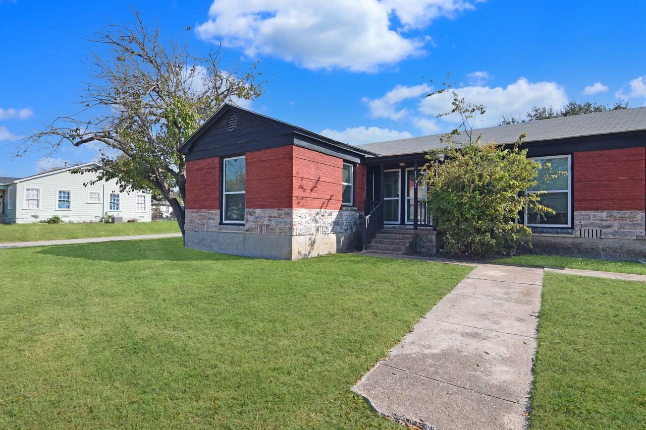 1503 S 9th St - Photo 4 of 16