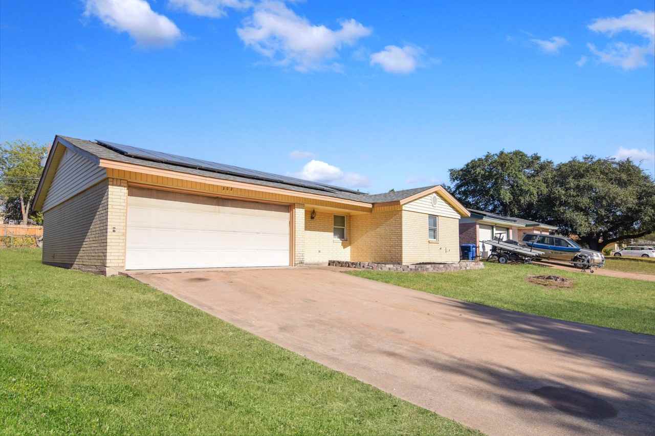 302 Myra Lou Ave - Photo 3 of 17