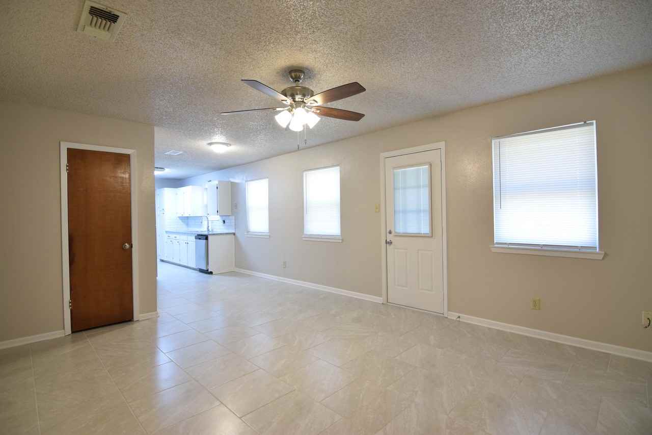 302 Myra Lou Ave - Photo 7 of 17