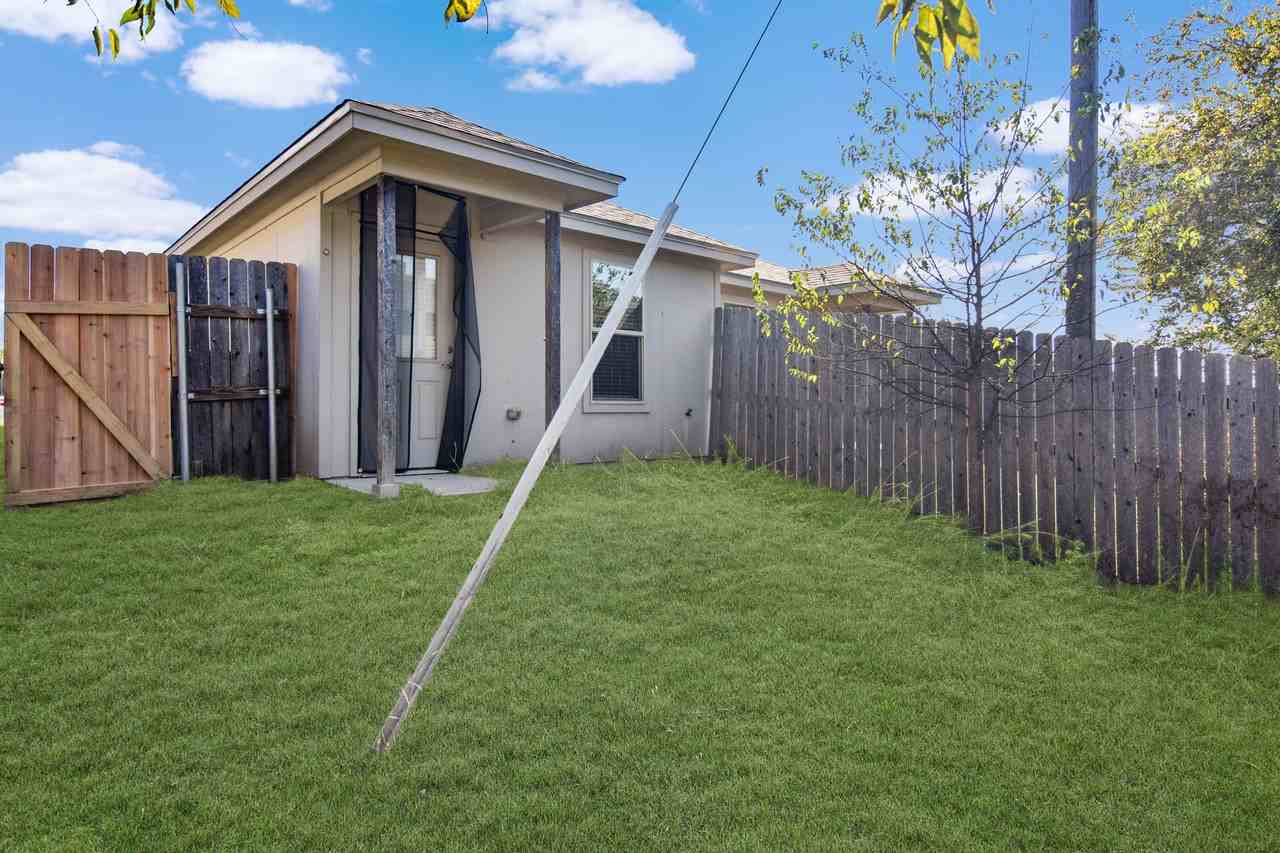 1210 Honor Ln - Photo 7 of 15
