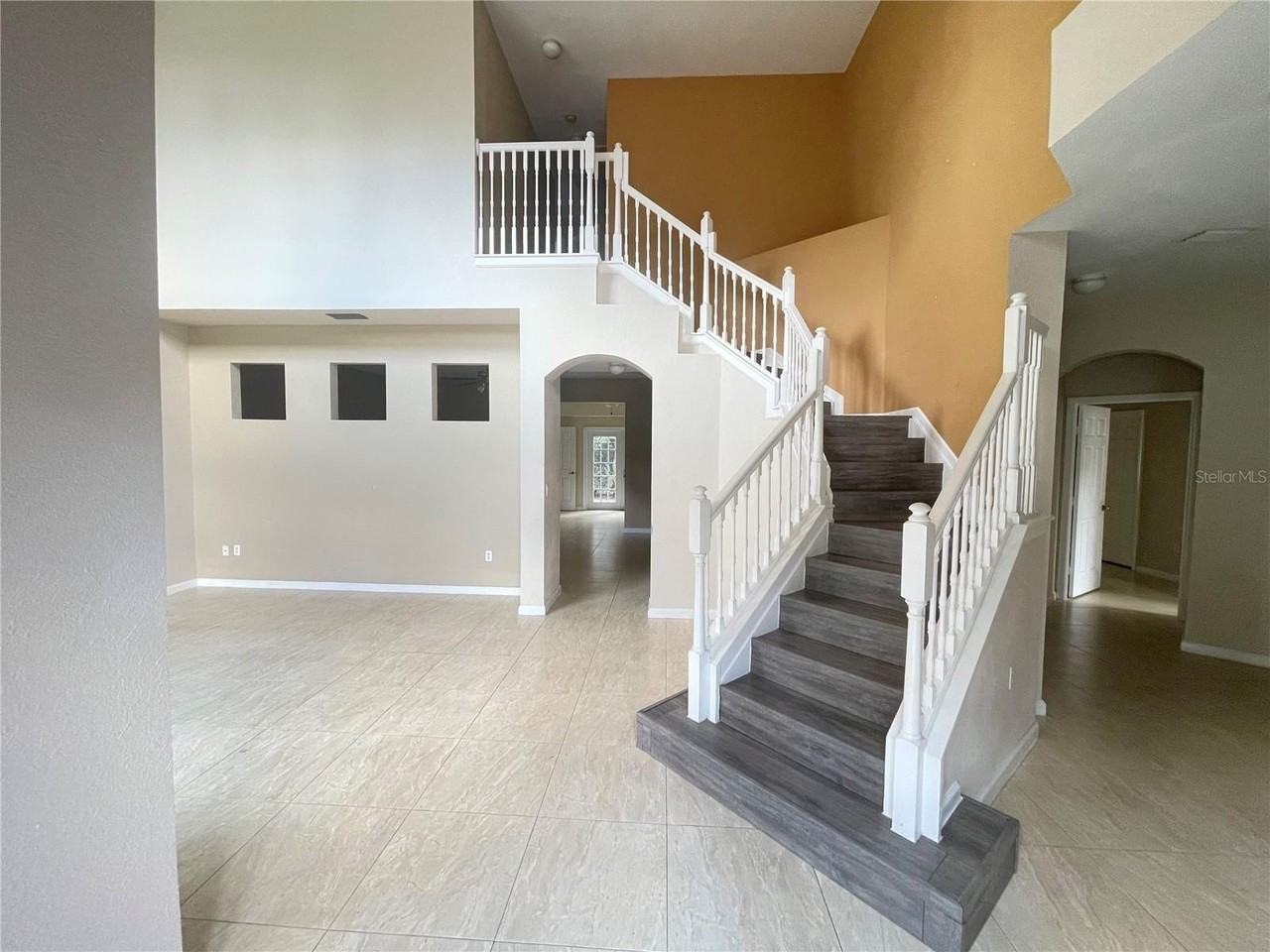 2930 Willow Creek Ln - Photo 3 of 14