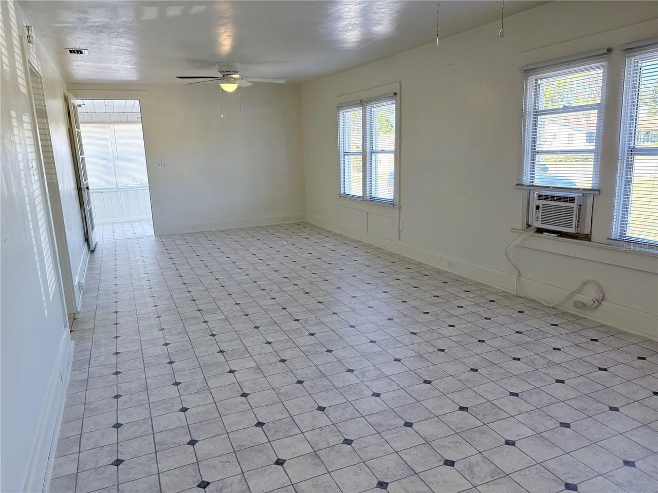 2320 Crest Dr - Photo 6 of 17