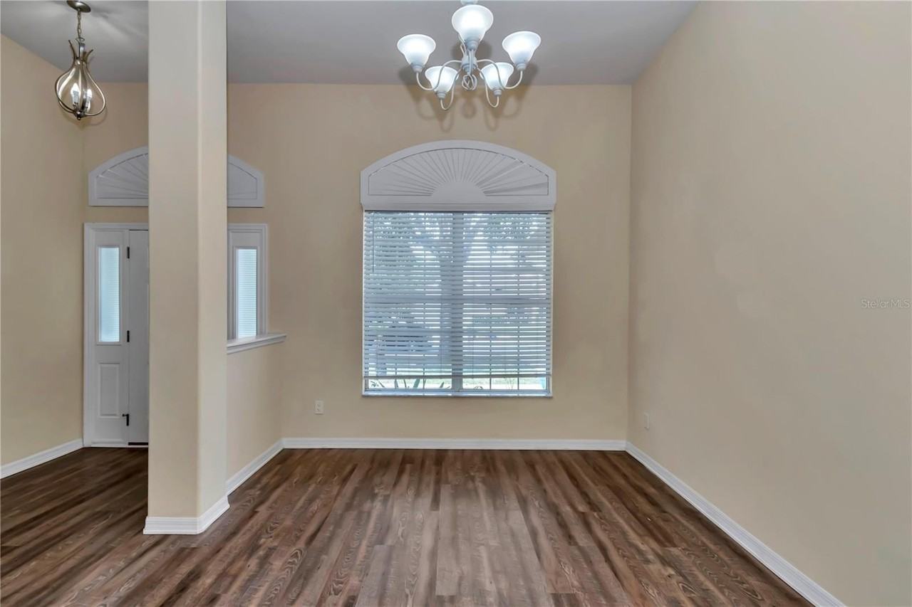 57 Chrysanthemum Dr - Photo 4 of 35