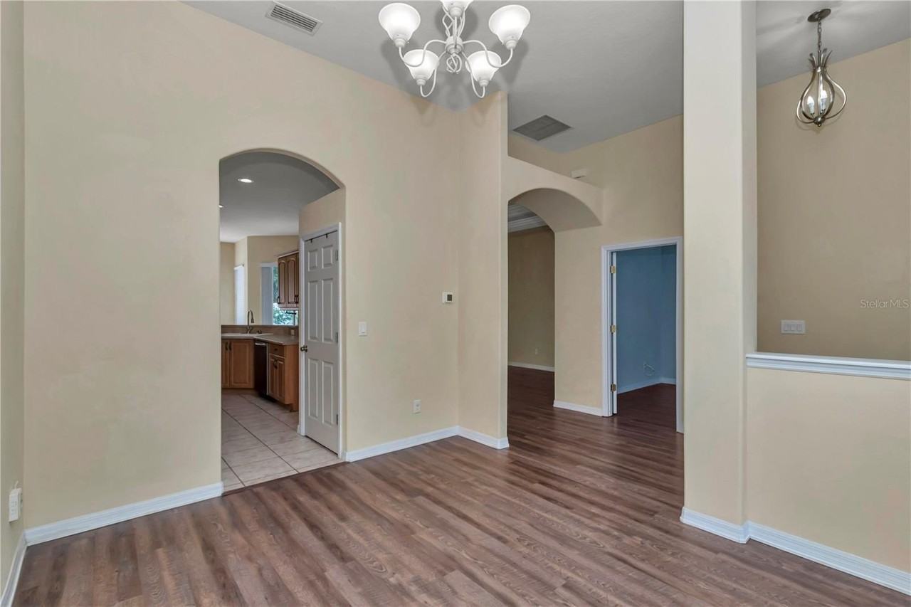 57 Chrysanthemum Dr - Photo 5 of 35