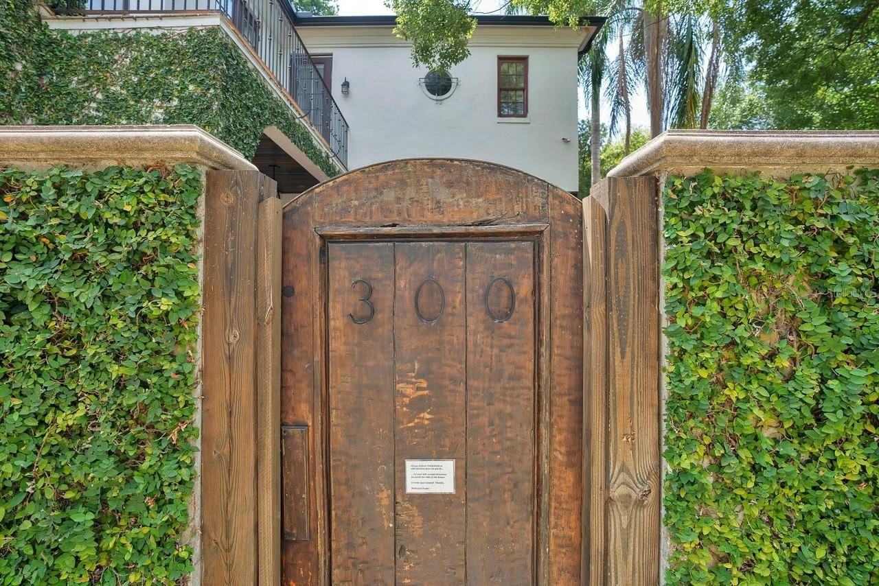 300 Killarney Dr - Photo 4 of 39