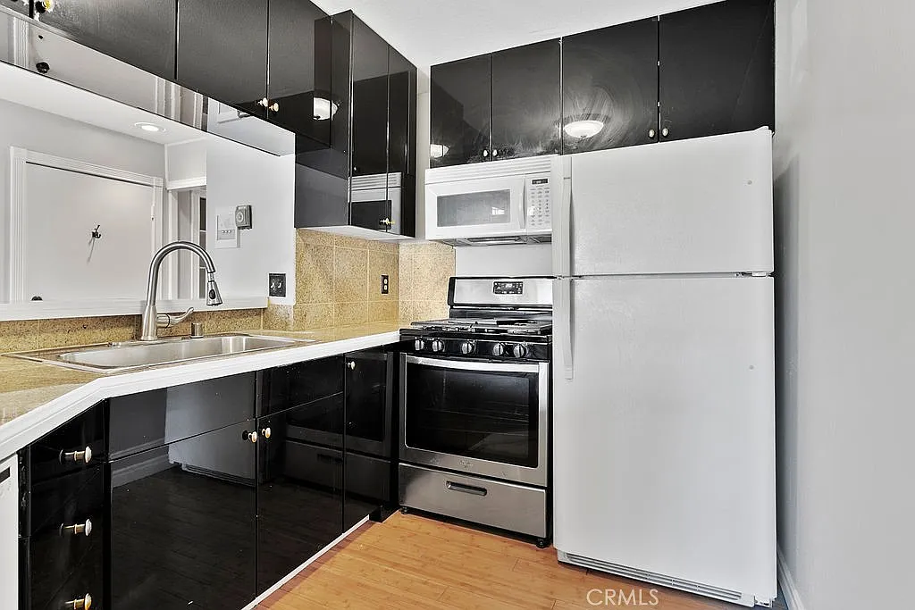 3673 S Bear St - Photo 2 of 11