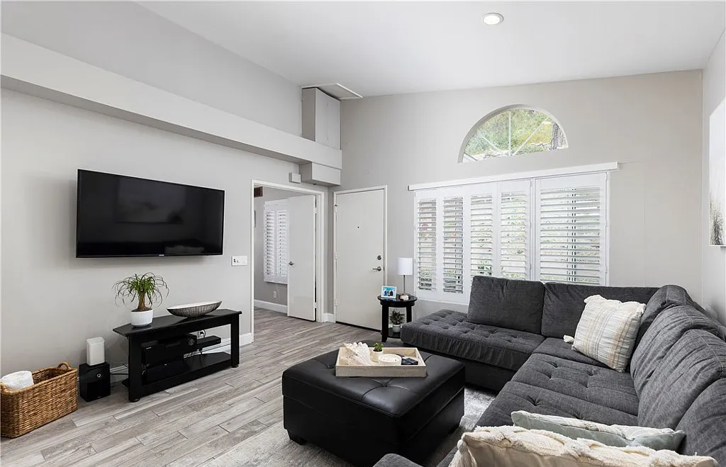 23412 Pacific Park Dr - Photo 4 of 13