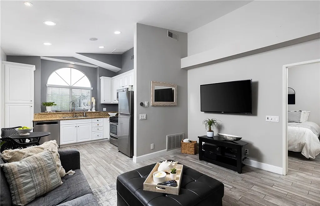 23412 Pacific Park Dr - Photo 7 of 13