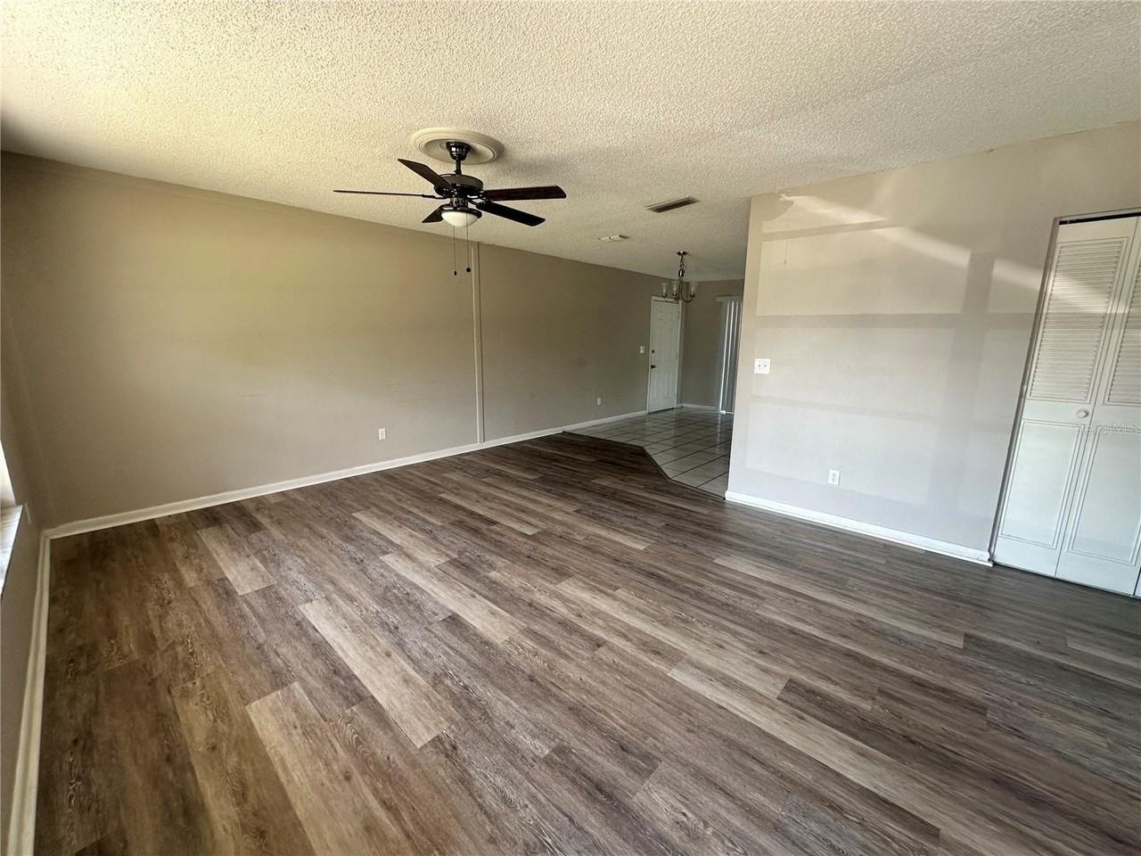 469 Emerald Rd - Photo 2 of 12