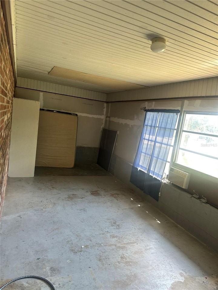 469 Emerald Rd - Photo 7 of 12