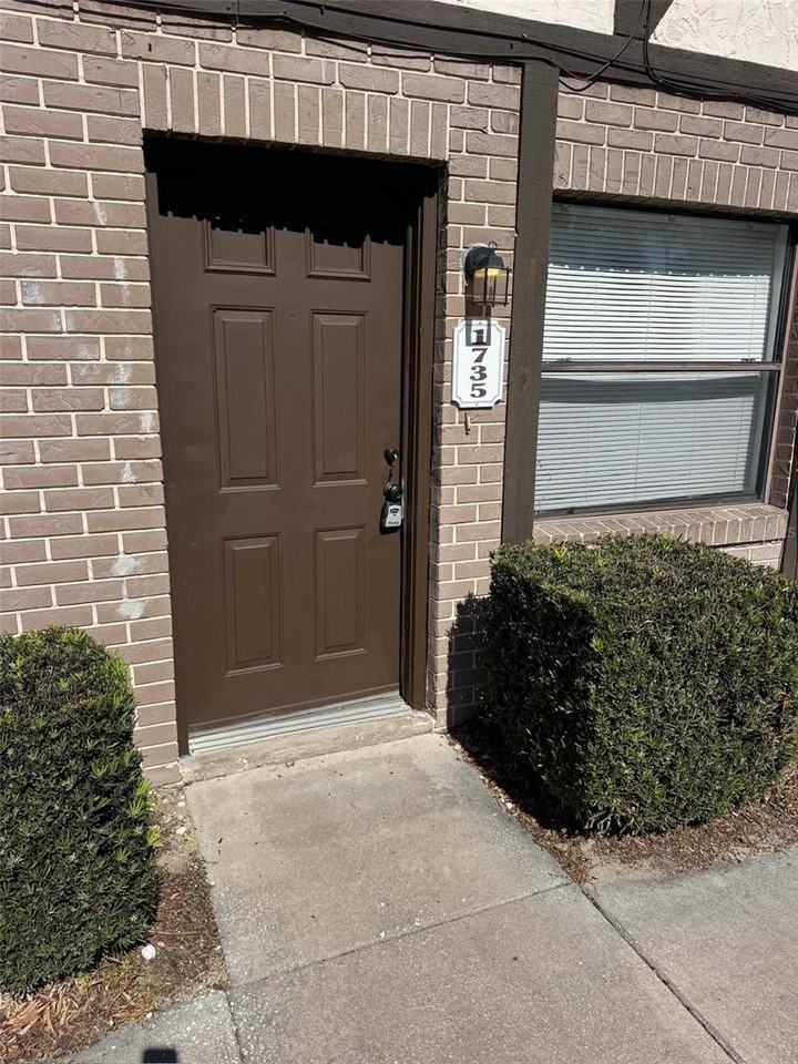 1735 Ne 14th St - Photo 2 of 17