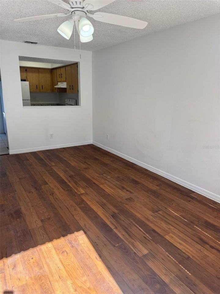 1735 Ne 14th St - Photo 3 of 17