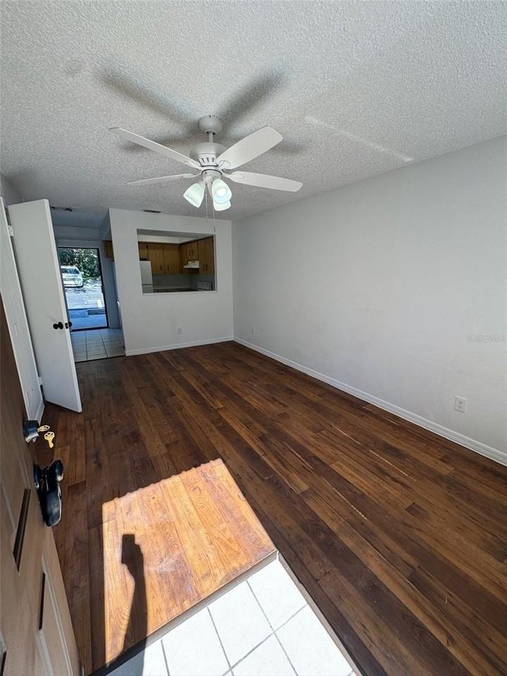 1735 Ne 14th St - Photo 4 of 17