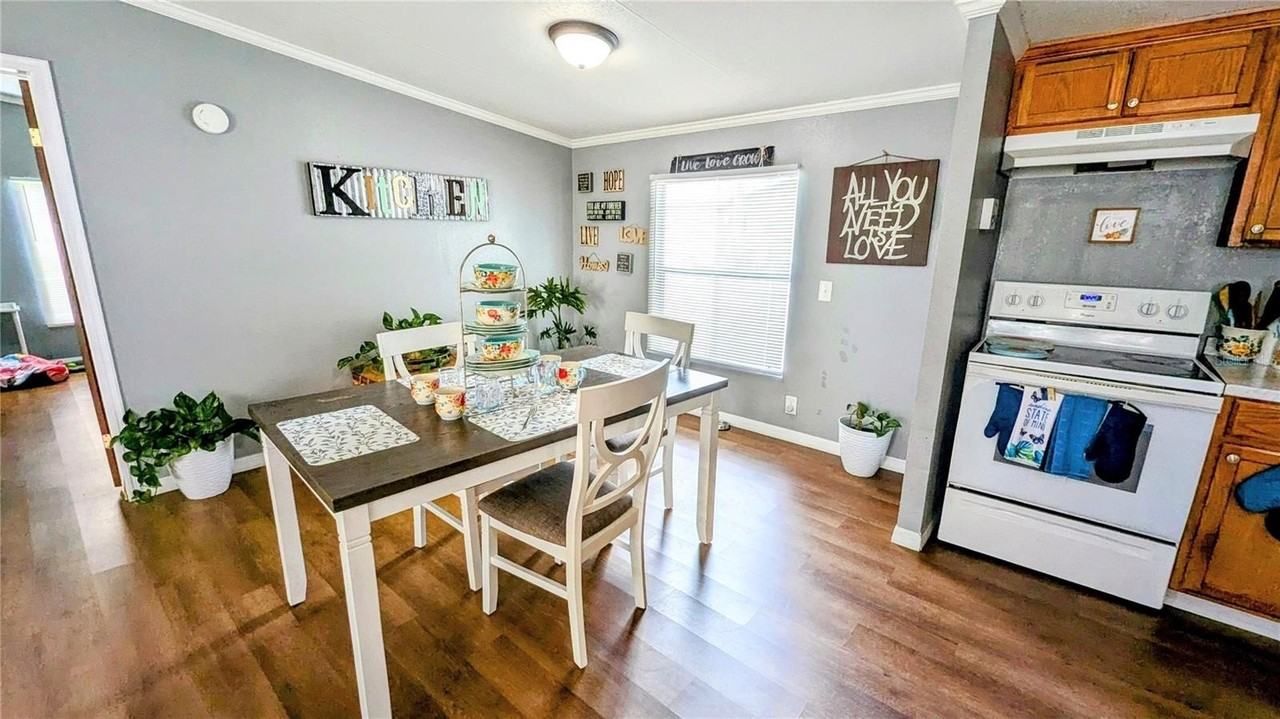 6025 Polk City Rd - Photo 3 of 13