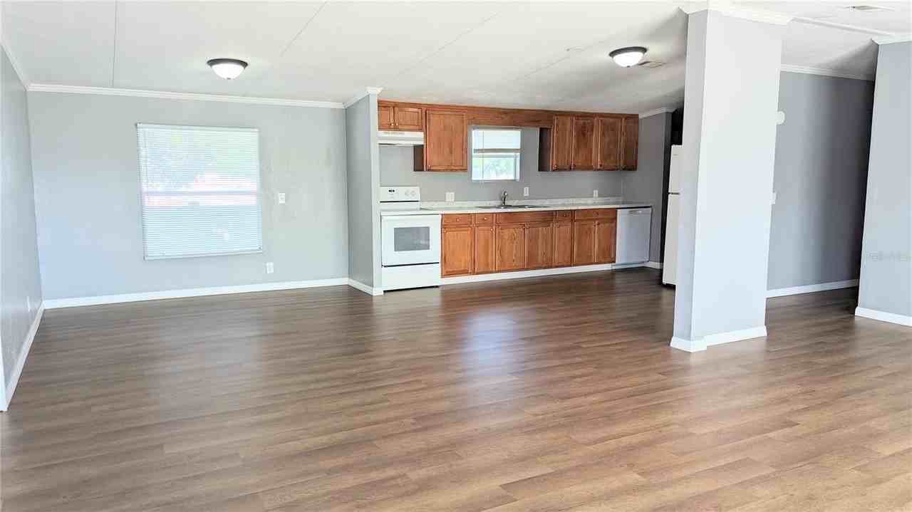 6025 Polk City Rd - Photo 7 of 13