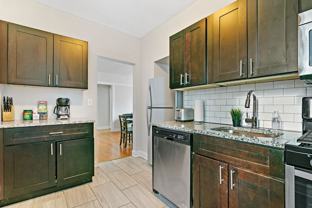 1435 West Lunt Avenue #2N - Photo 1 of 1