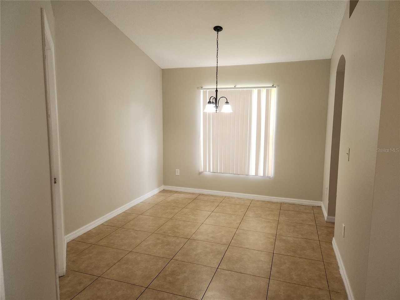 1405 Teal Ct - Photo 6 of 21