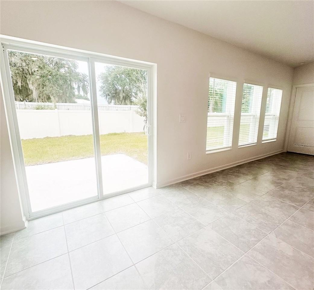 1153 Deepwater Cir - Photo 4 of 11