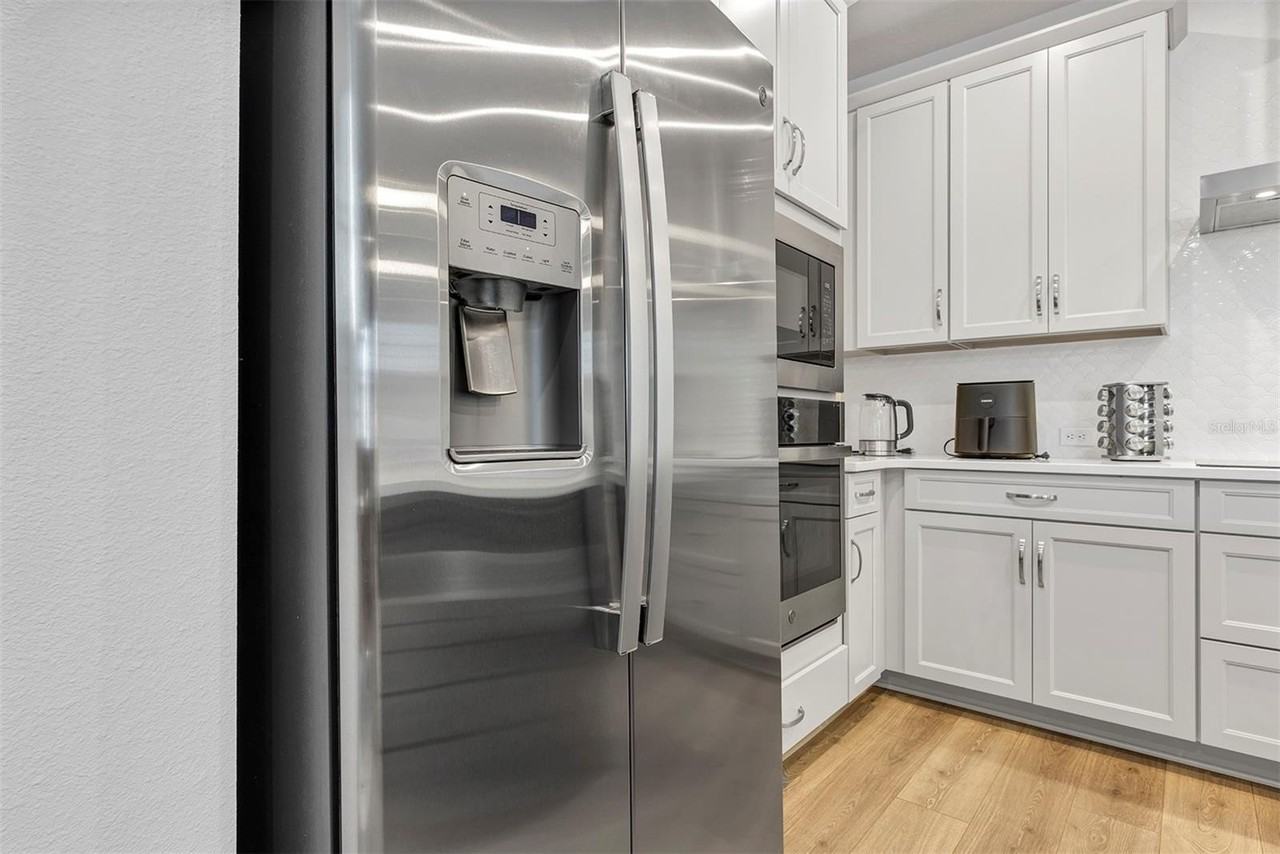 6501 Rover Way - Photo 7 of 29