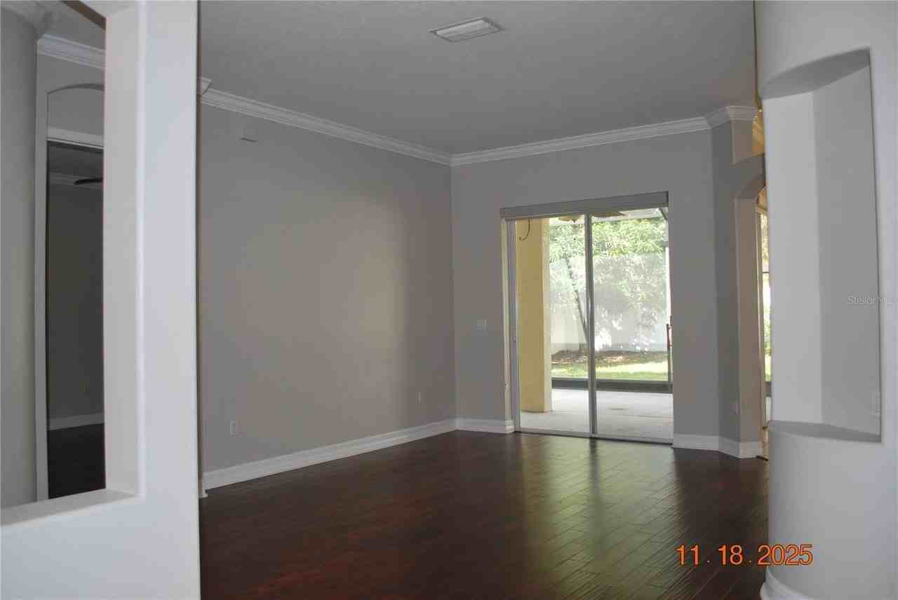 10021 Remington Drive - Photo 4 of 32