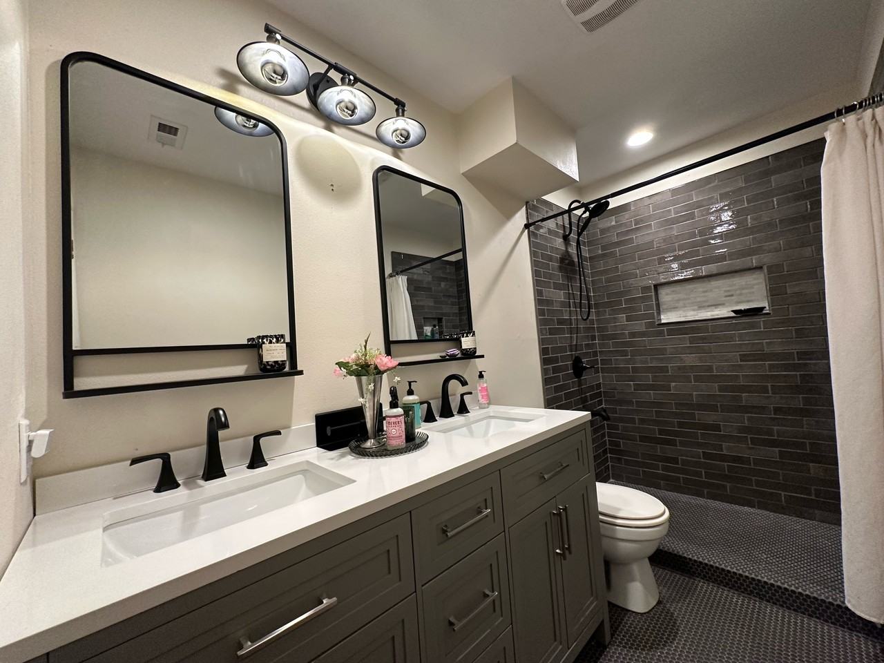 311 Tagert St - Photo 5 of 6