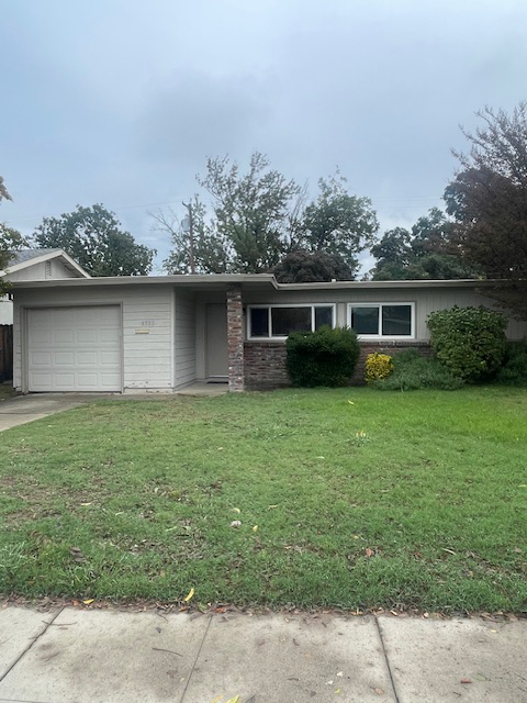 6332 North Leesburg Place