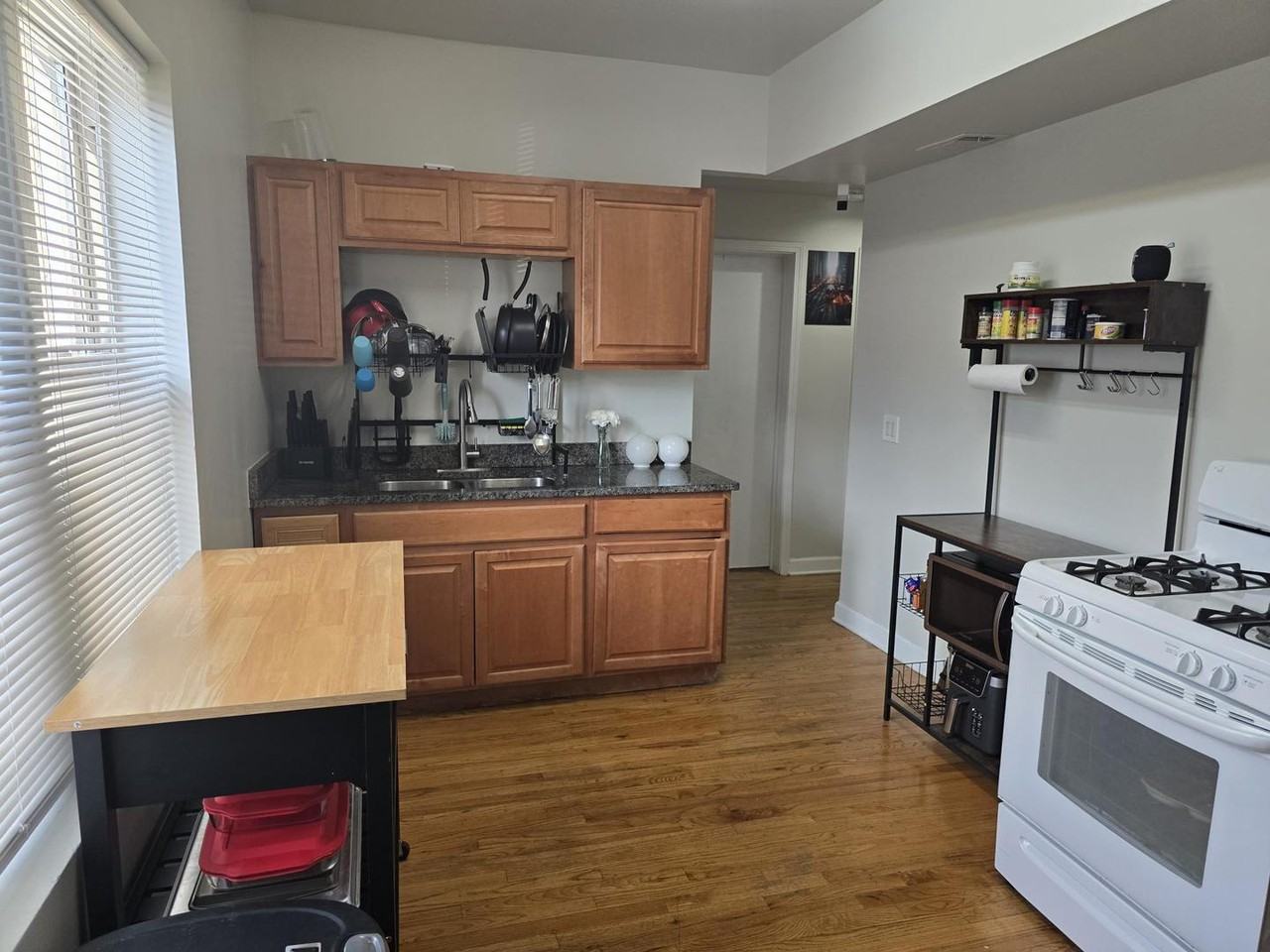 5151 N Meade Ave - Photo 3 of 16
