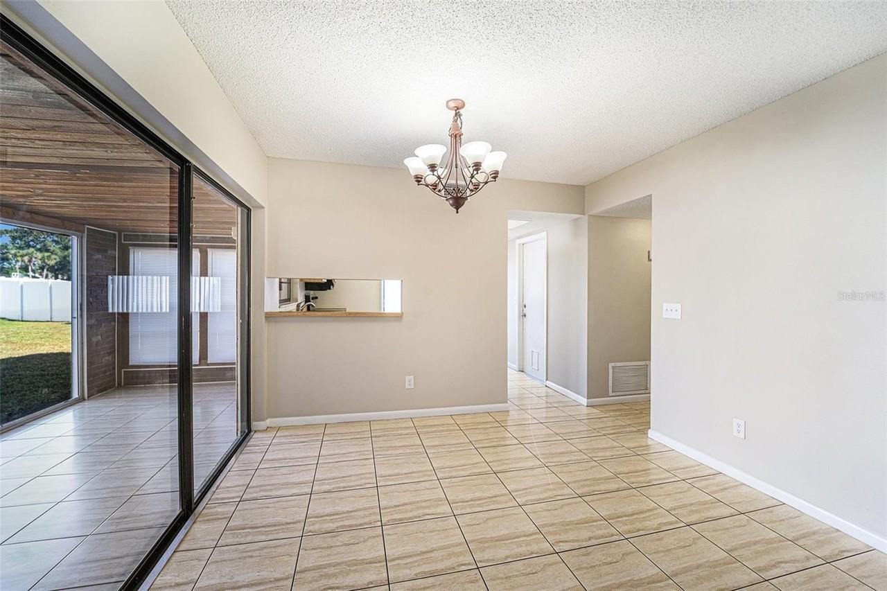 10315 Fernbrook Ln - Photo 6 of 26