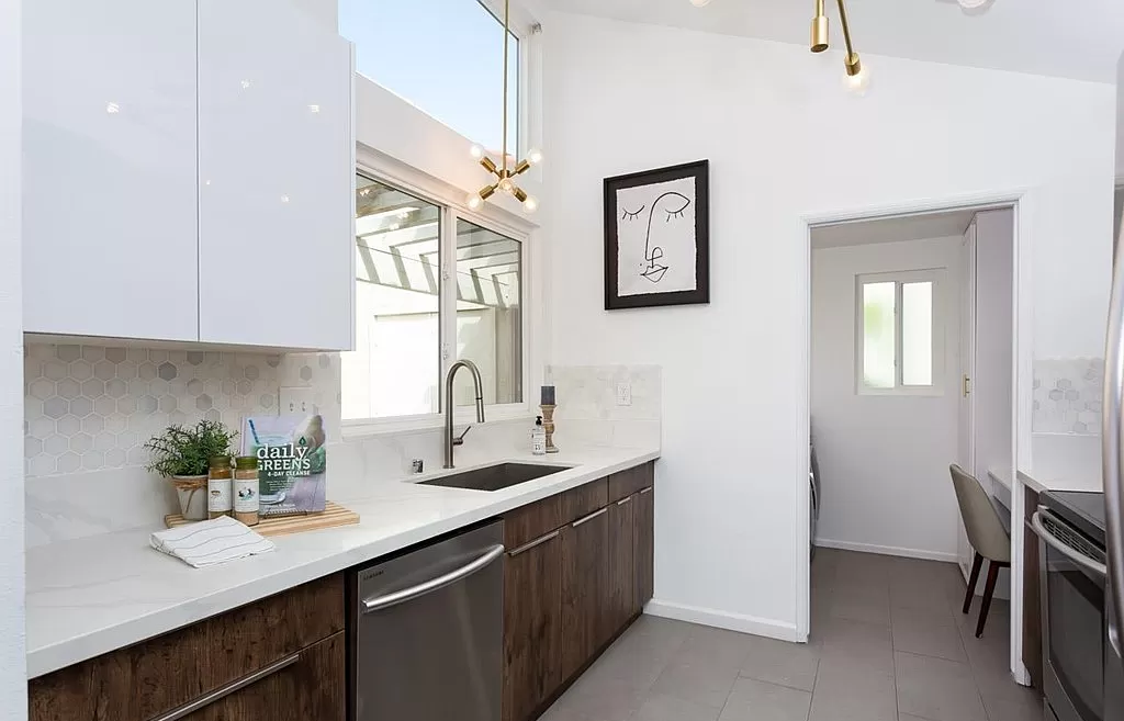 6240 Caminito Araya - Photo 4 of 9