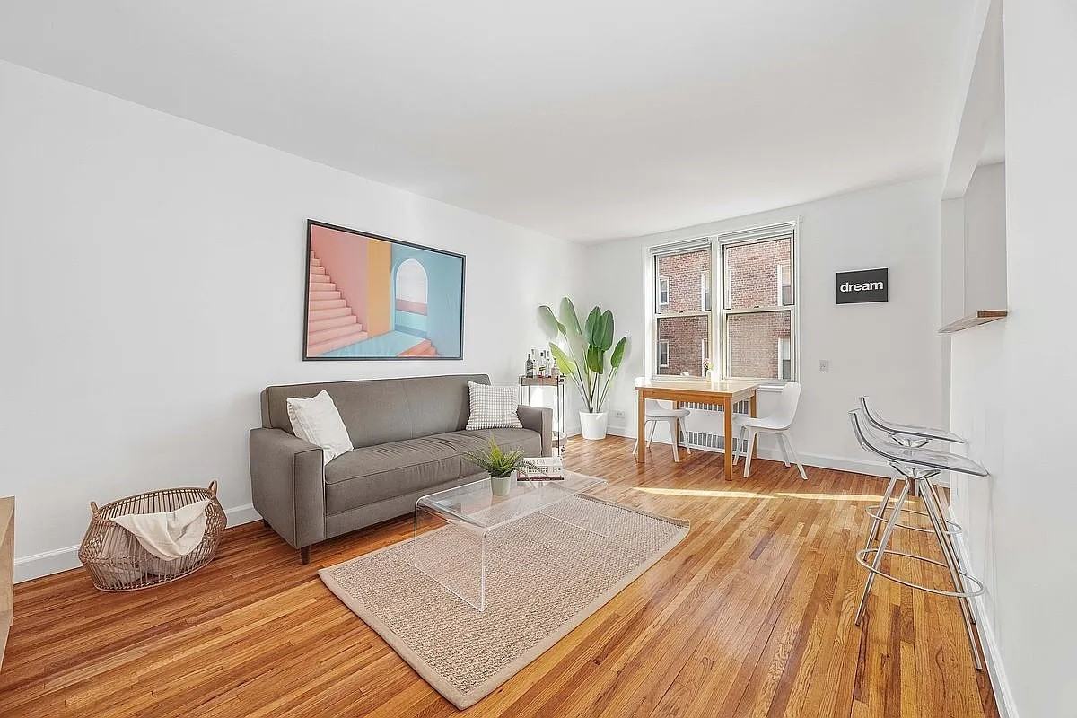 221 Mcdonald Ave - Photo 2 of 7