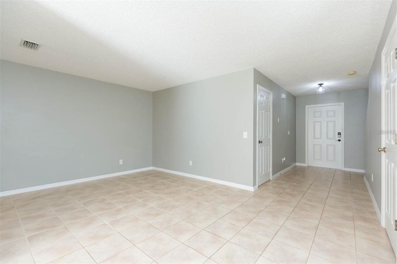 4220 Winding River Way - Photo 7 of 22