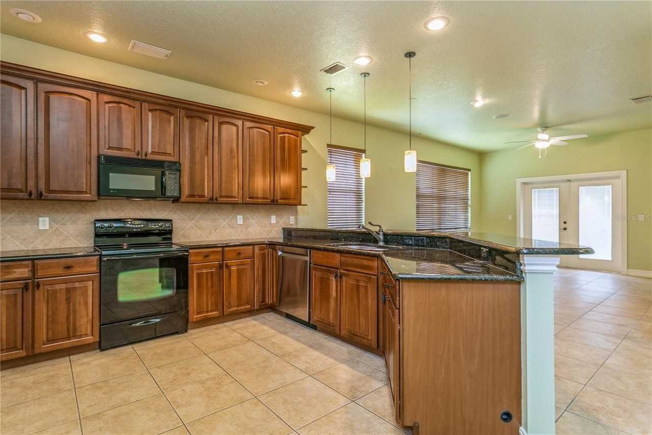 10426 La Mirage Ct - Photo 5 of 35