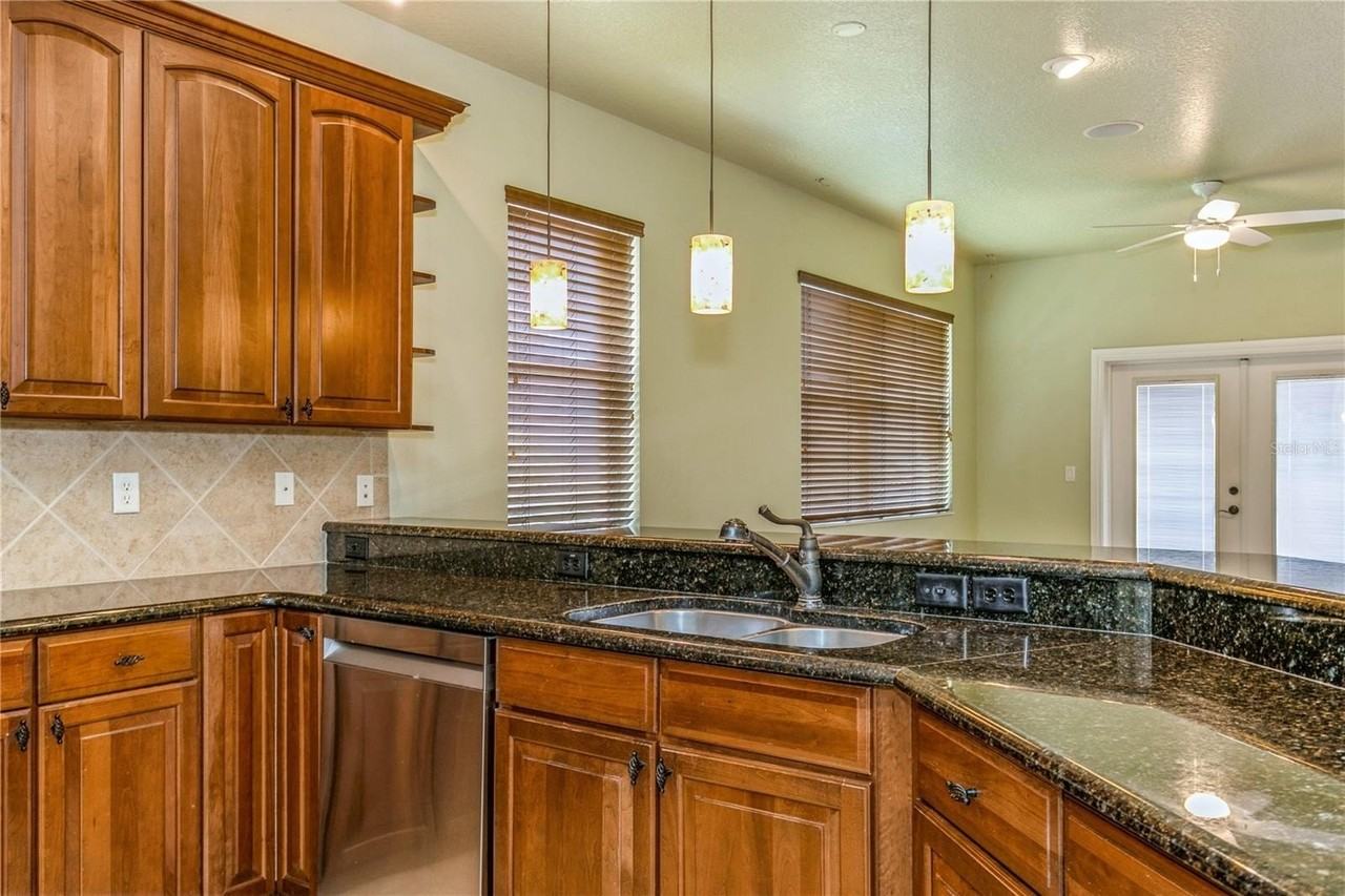 10426 La Mirage Ct - Photo 7 of 35