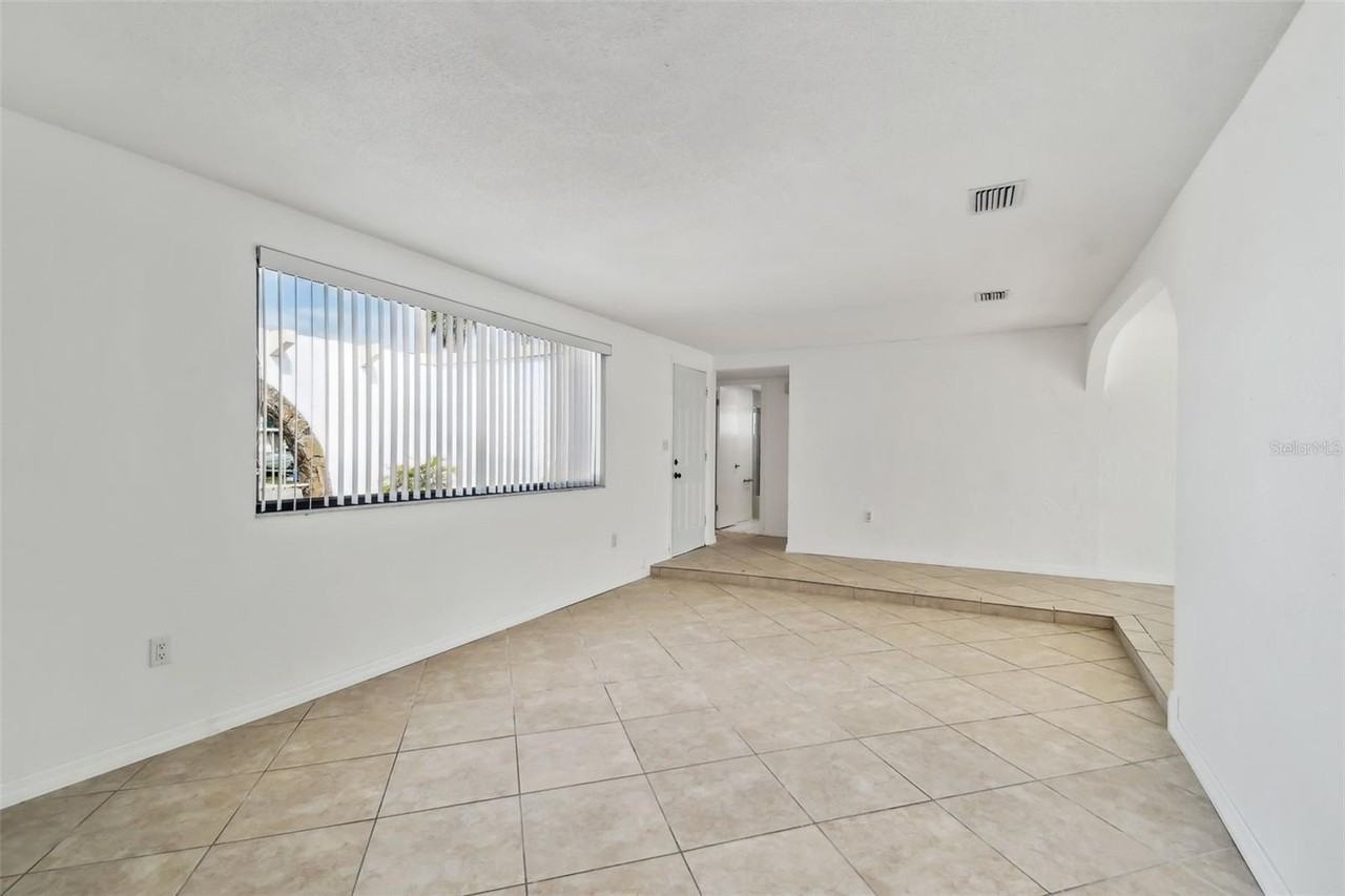 3248 Rock Valley Dr - Photo 5 of 49