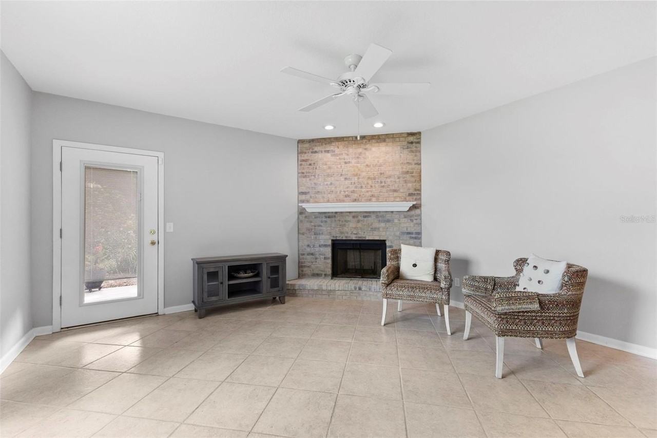 3010 W Grovewood Ct #D - Photo 4 of 36