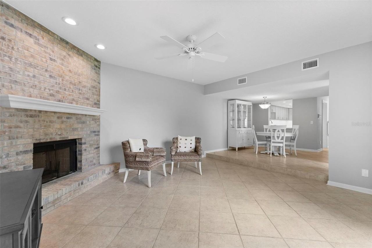 3010 W Grovewood Ct #D - Photo 5 of 36