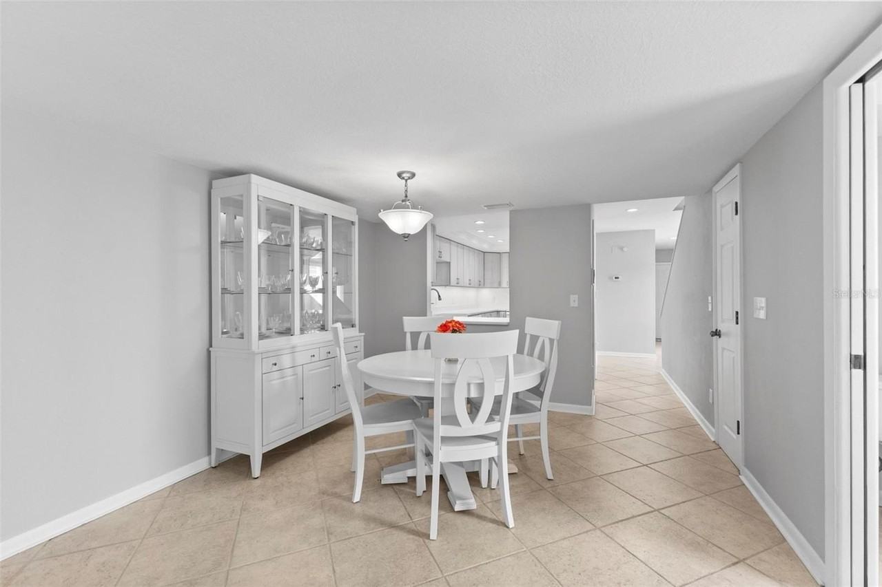 3010 W Grovewood Ct #D - Photo 6 of 36