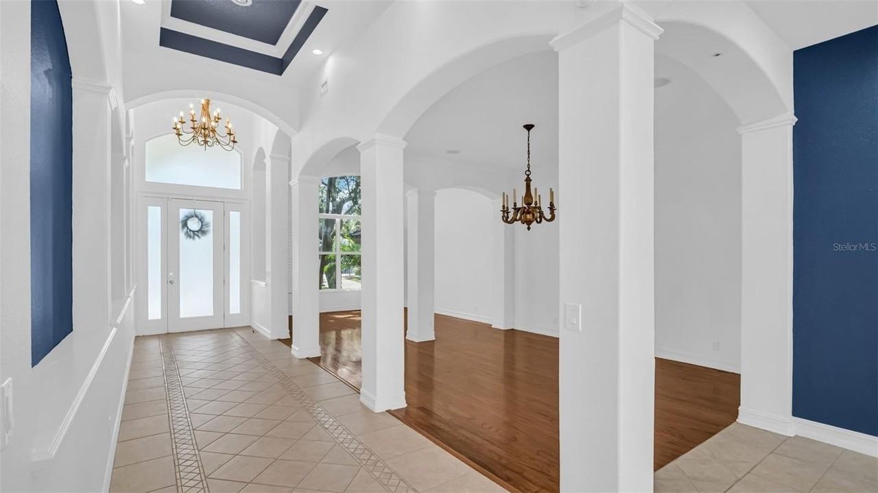 1089 Cordova Blvd Ne - Photo 7 of 50