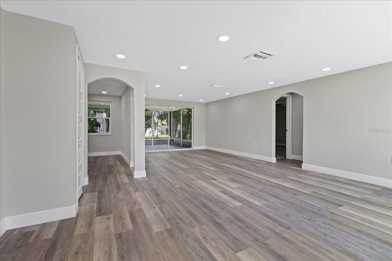 7105 King Arthur Dr - Photo 6 of 36