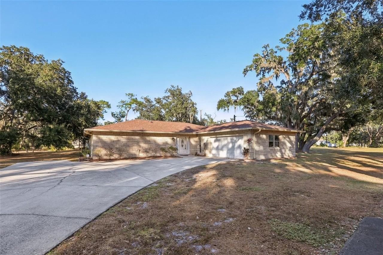 5706 Durant Rd - Photo 7 of 42