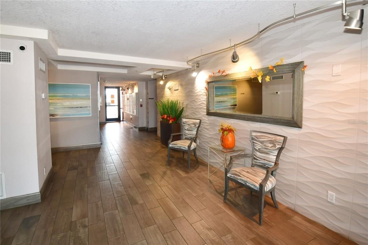 51 Island Way #909 - Photo 2 of 32