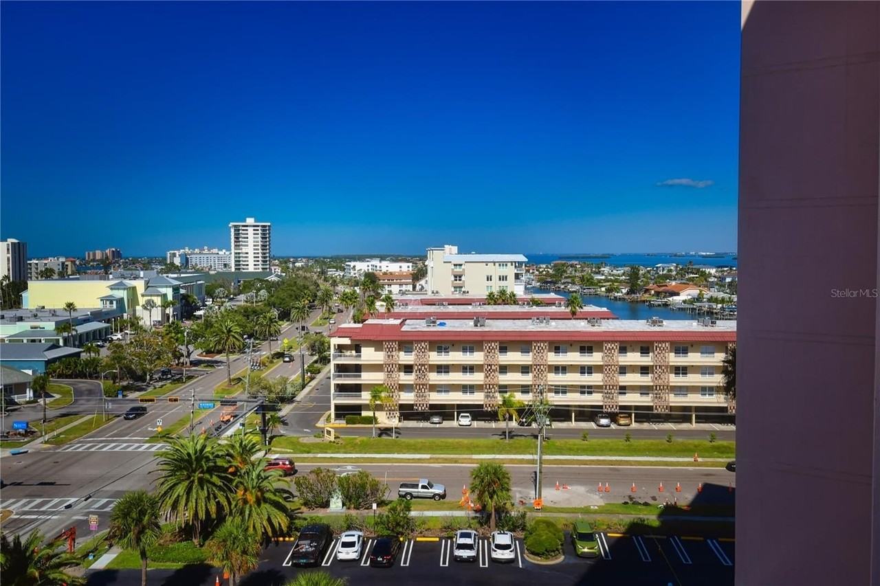 51 Island Way #909 - Photo 7 of 32