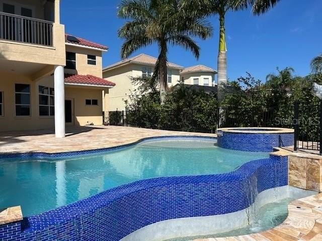 10603 Cayman Isle Ct - Photo 2 of 6