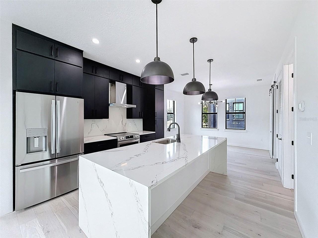 1302 East Kay Street #1 - Photo 5 of 45