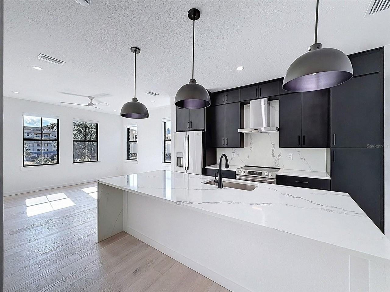 1302 East Kay Street #1 - Photo 6 of 45