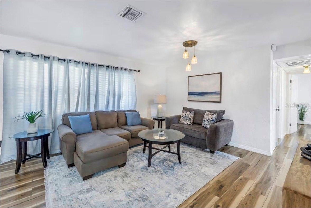 8199 115th St - Photo 2 of 18