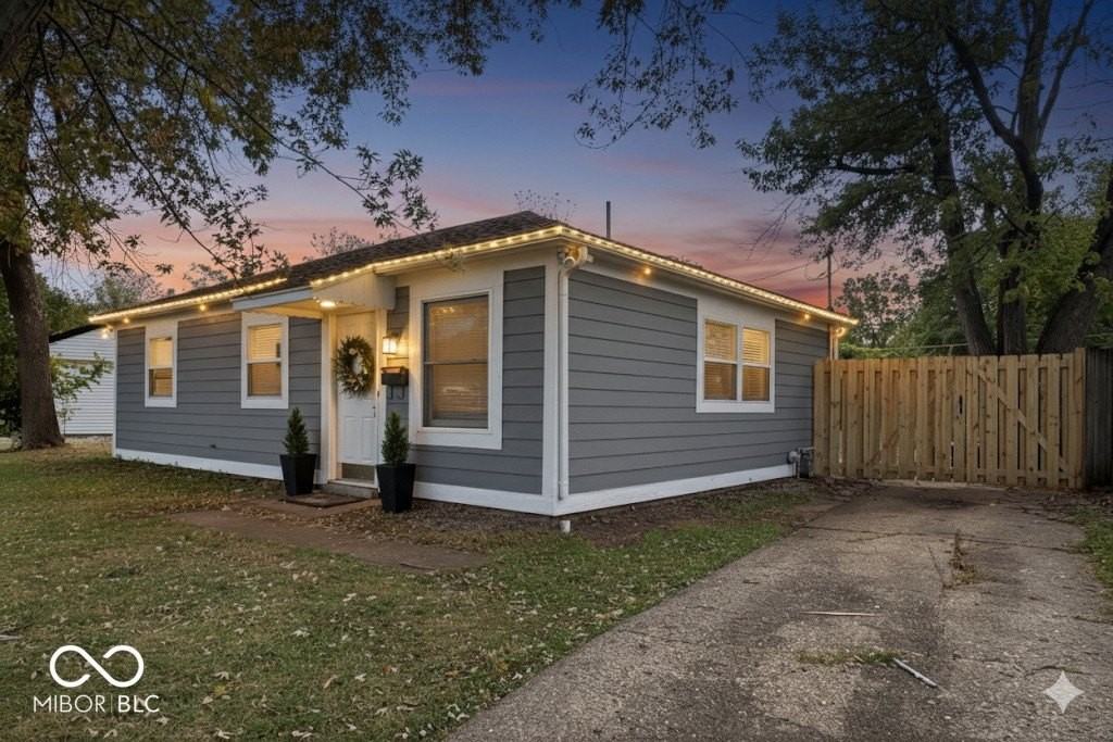 8231 East 50th Street - Photo 2 of 20